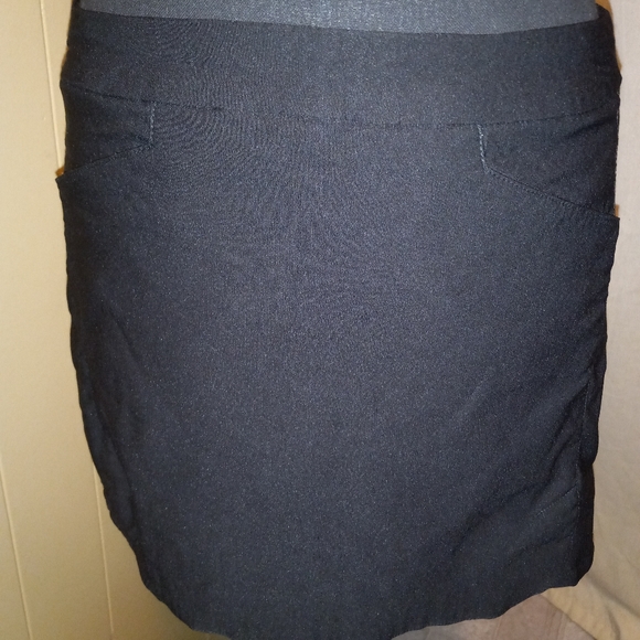 Coconut Row black skort size 2p - Picture 4 of 9